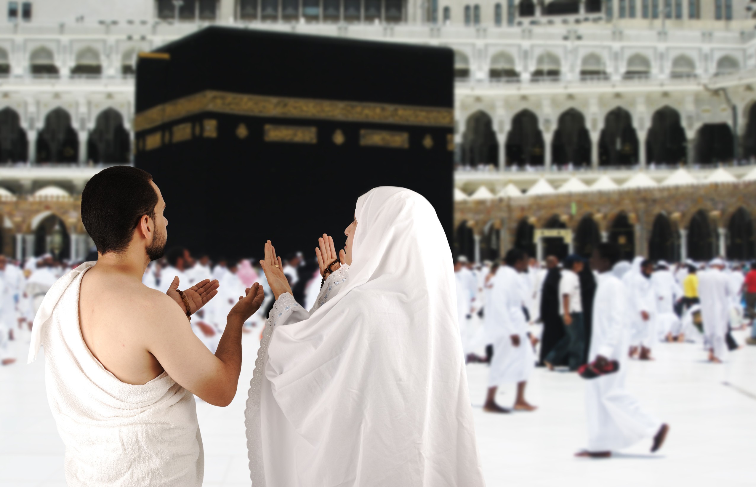 Pilgrims praying before the Kaaba